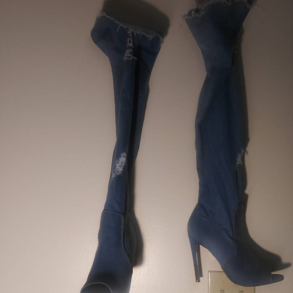 Boots - Picture 2 of 8